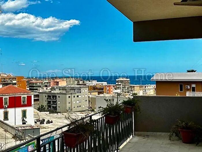 Appartamento con 7 locali in vendita in Via Servi di Maria, Siracusa