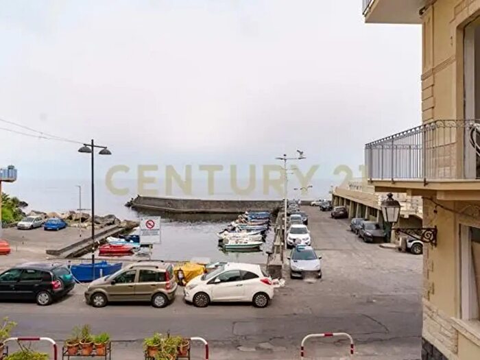 Appartamento bilocale in vendita in Via Muscara, Aci Castello