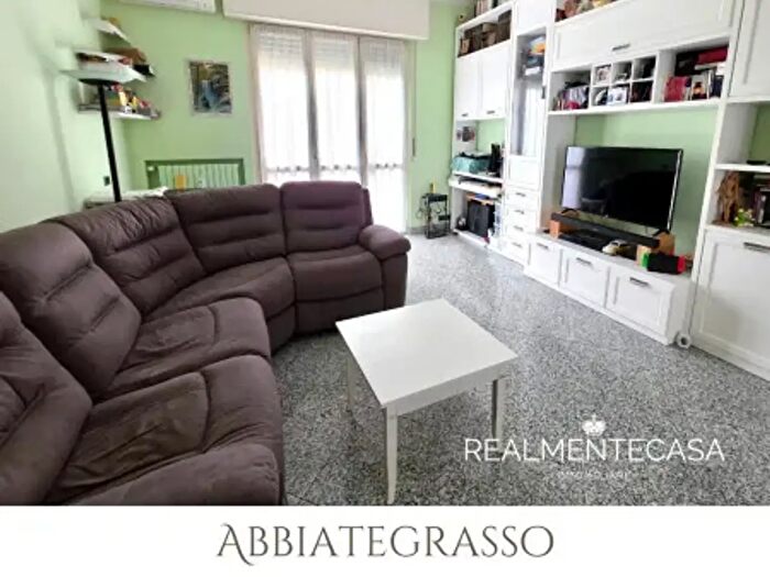 Appartamento trilocale in vendita in Viale Giuseppe Mazzini, Abbiategrasso