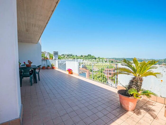 Appartamento trilocale in vendita in Via Giovanni Falcone, Acquaviva Picena