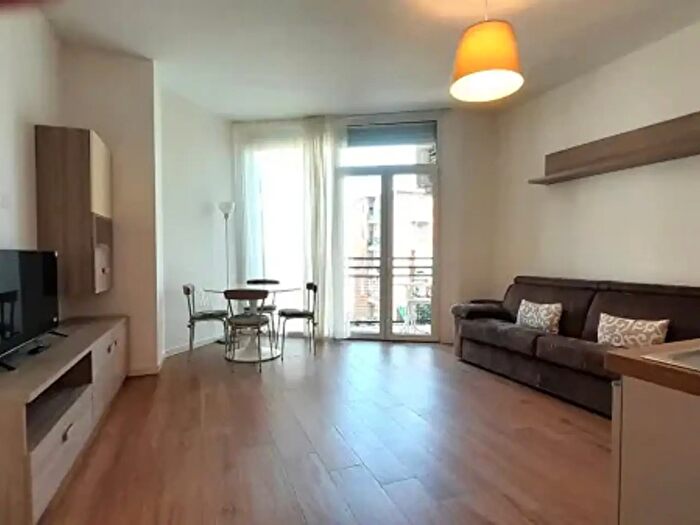 Appartamento trilocale in affitto in Via dei Tulipani, Milano