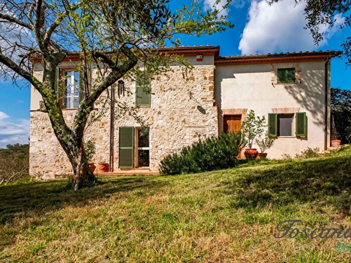 Casa con 7 locali in vendita in Civitella Paganico