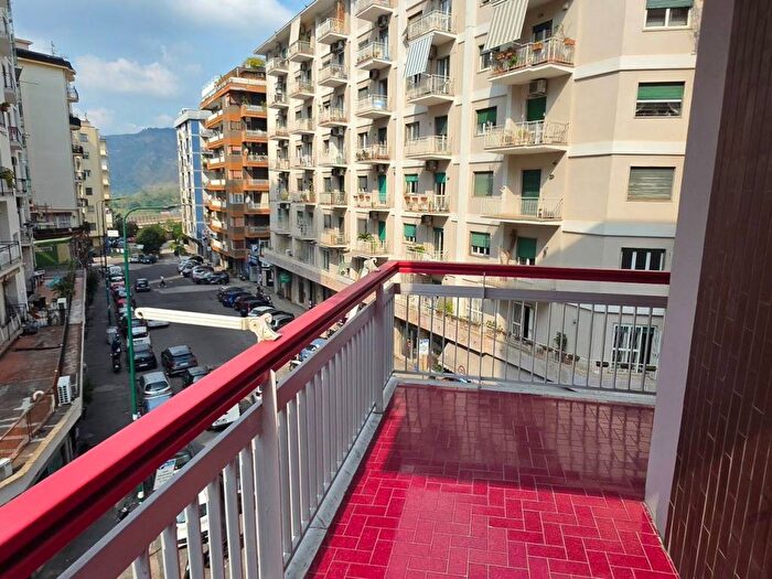 Appartamento bilocale in affitto in Via Pietro Mascagni, Vomero, Napoli