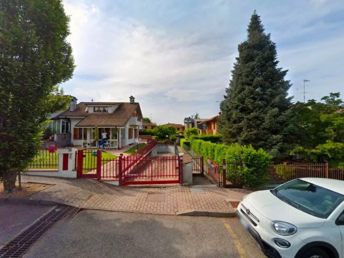 Casa trilocale in vendita in Viale Giuseppe Verdi N°, Godiasco Salice Terme