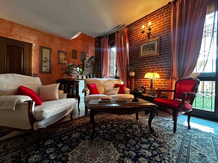 Casa quadrilocale in vendita in Via Giacomo Puccini, Pessano Con Bornago