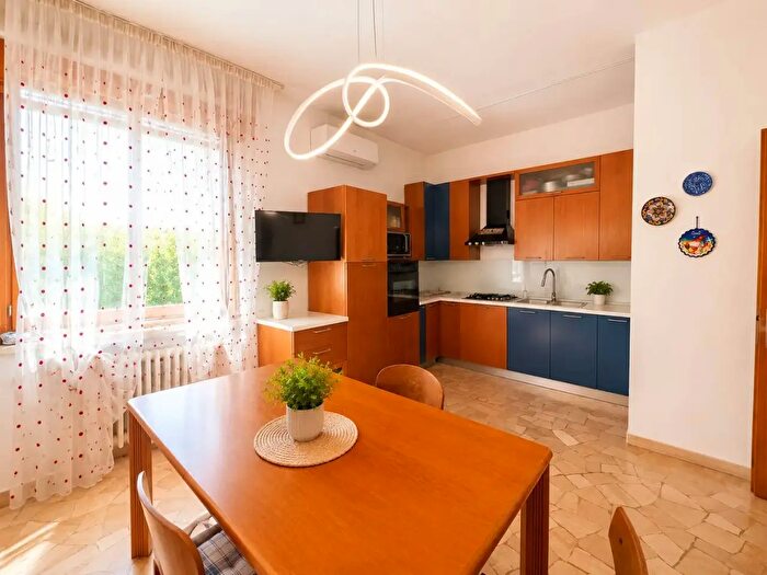 Appartamento quadrilocale in vendita in Via Bologna, Creazzo