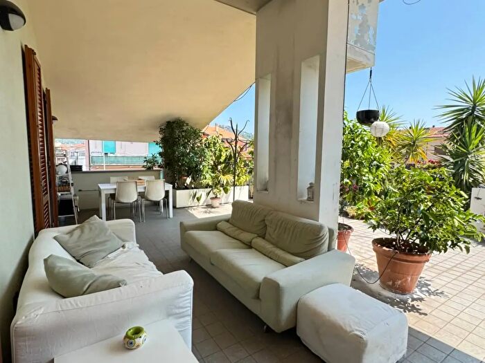 Appartamento con 6 locali in vendita in Via del Salsero, Montecatini Terme