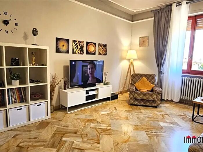 Appartamento con 5 locali in vendita in Casole D'Elsa