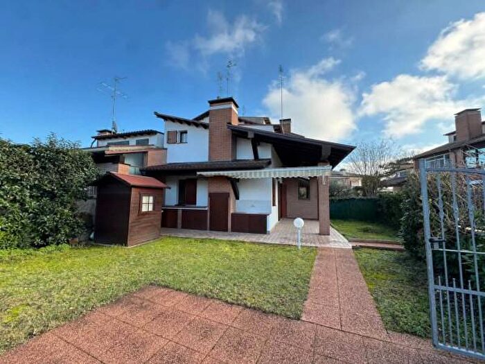 Appartamento trilocale in vendita in Via Amazzonia, Comacchio