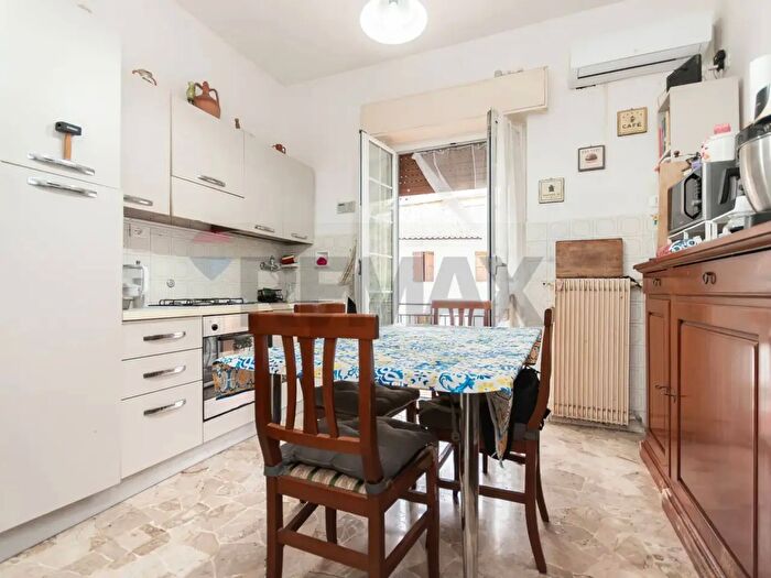 Appartamento con 5 locali in vendita in Via Paolo Gennaro, Serra Ricco