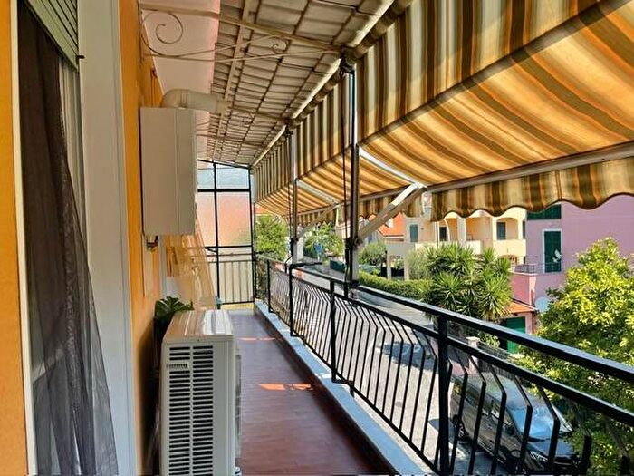 Appartamento trilocale in affitto in Via Isonzo, Centro, Loano