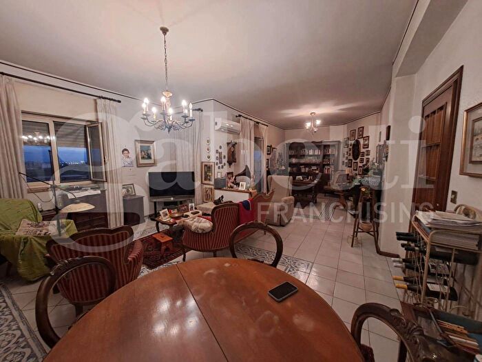 Appartamento con 5 locali in vendita in Via Giuseppe Sessa, Catania