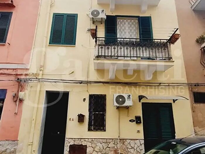 Appartamento quadrilocale in vendita in Via Guercio, Palermo