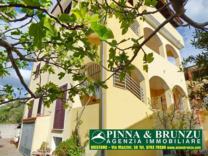 Casa con 10 locali in vendita in Siniscola