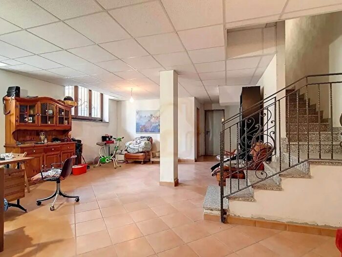 Casa quadrilocale in vendita in Via Calabria, Lainate