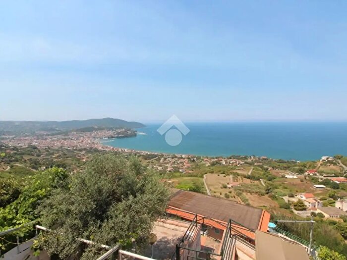 Appartamento trilocale in vendita in Antonio De Curtis, Agropoli