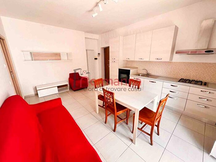 Appartamento bilocale in affitto in Via Obbligatoria Umberto I, Aversa