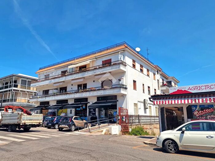 Appartamento quadrilocale in vendita in Via Sabaudia, San Felice Circeo