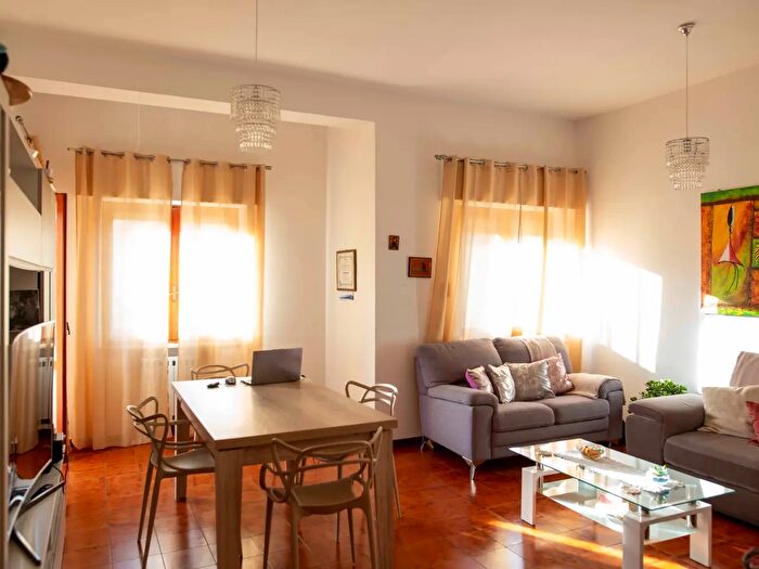 Appartamento con 5 locali in vendita in Via della Repubblica, Soverato