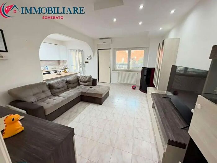 Appartamento con 5 locali in vendita in Via Alcide De Gasperi, Davoli