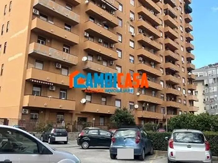 Appartamento quadrilocale in affitto in Palermo