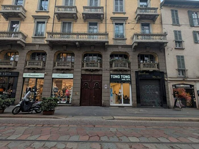 Appartamento trilocale in affitto in Corso Magenta, Cadorna Castello, Milano