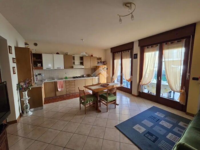 Appartamento trilocale in vendita in Via Giosuè Carducci, San Giovanni Lupatoto