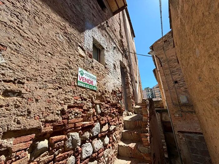 Casa bilocale in vendita in Piazza Vincenzo Valente, CoriglianoRossano