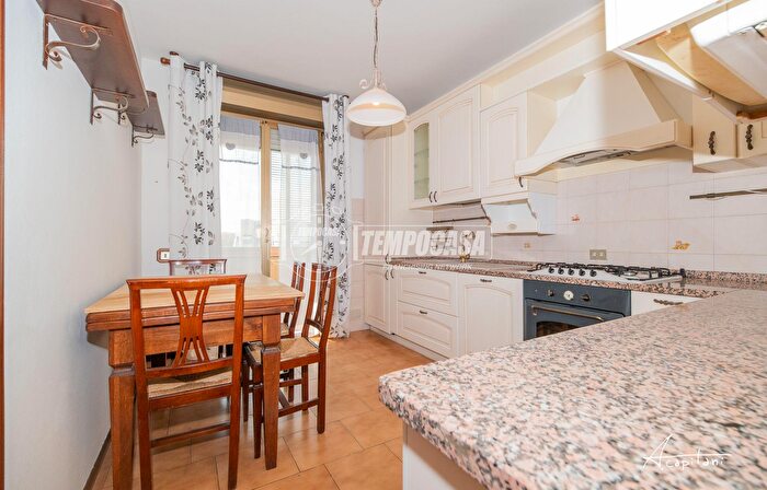 Appartamento trilocale in vendita in Viale Piersanti Mattarella, Modena