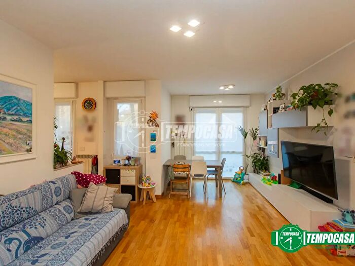 Appartamento quadrilocale in vendita in Via Giuseppe Giusti, Castellanza