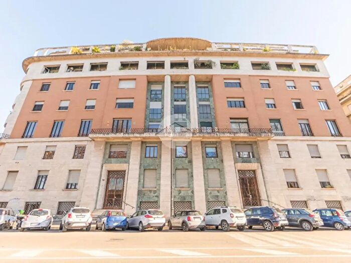 Appartamento con 8 locali in vendita in Lungotevere Flaminio, Roma