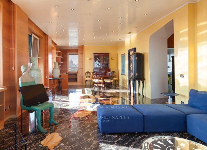 Appartamento con 5 locali in affitto in Piazza San Babila, Milano