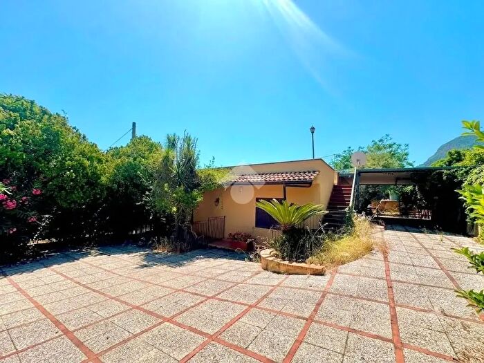 Casa quadrilocale in vendita in Contrada Rovetto, Trabia