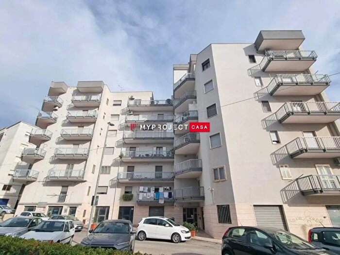 Appartamento con 5 locali in affitto in Via Bertani, Martina Franca