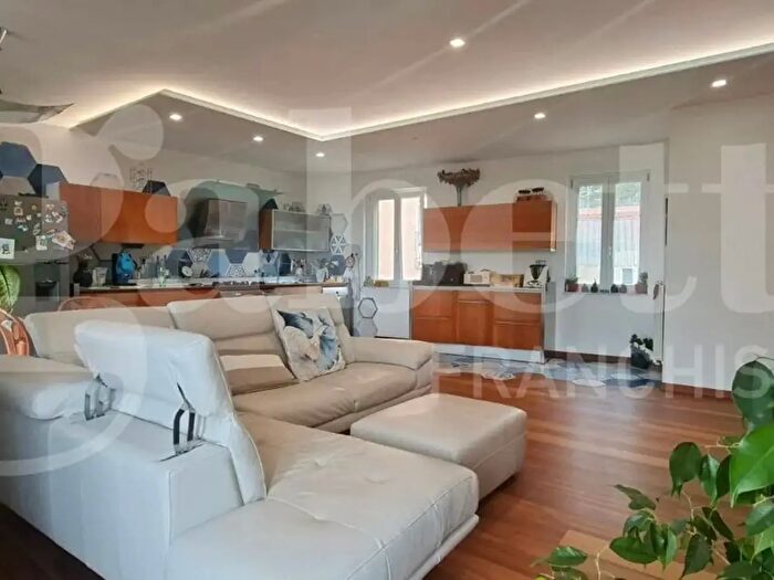 Appartamento quadrilocale in vendita in Traversa Perillo, Pozzuoli