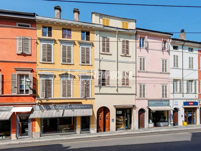 Appartamento trilocale in vendita in Strada della Repubblica, Parma