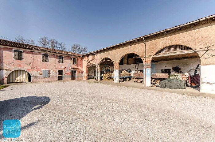 Casa con 7 locali in vendita in Strada Valsugana Noale, Noale