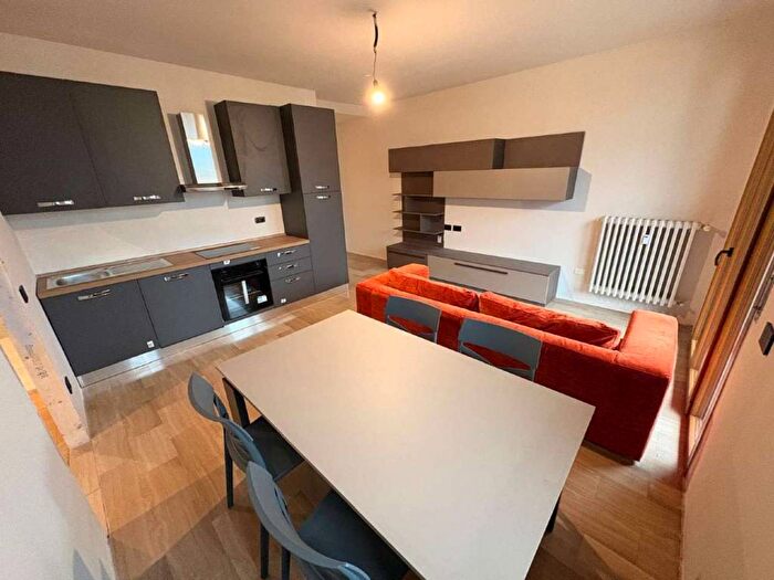 Appartamento bilocale in affitto in viale Milano C, Centro, Sondrio