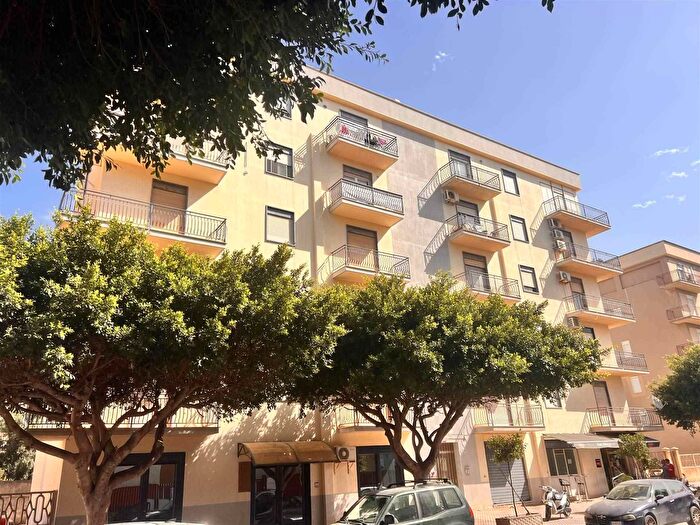 Appartamento trilocale in vendita in Via delle Azalee, Sciacca