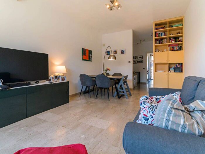 Appartamento trilocale in affitto in Via Correggio, De Angeli, Milano