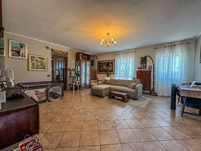 Appartamento con 6 locali in vendita in Via Dante, Anzio