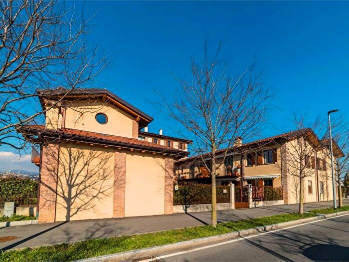 Appartamento bilocale in affitto in Via Francesco Domenico Guerrazzi, Canovine, Bergamo