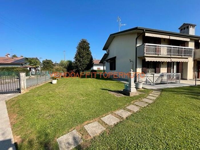 Casa quadrilocale in vendita in Via Volta, Mornico Al Serio