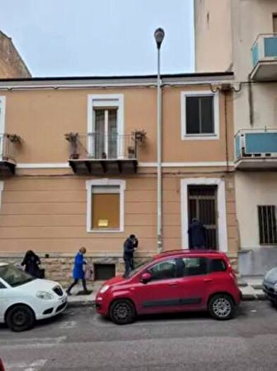 Appartamento con 5 locali in vendita in Viale Amedeo, Caltanissetta