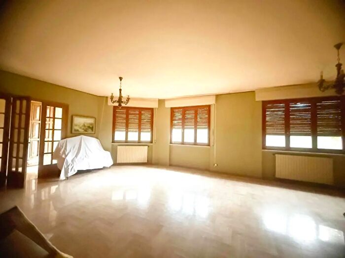 Casa con 8 locali in vendita in Piombino