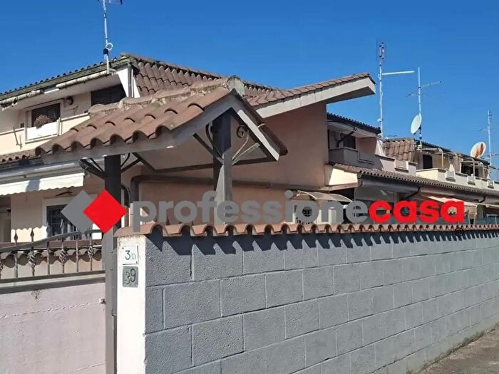 Casa quadrilocale in vendita in Via Firenzuola, Pomezia