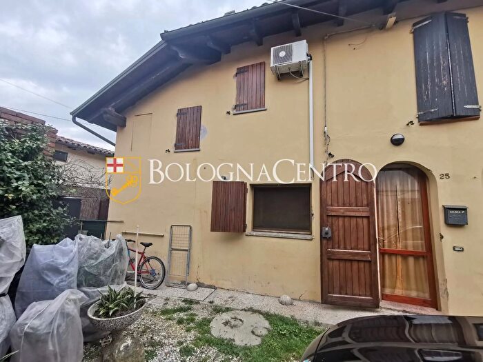 Casa quadrilocale in vendita in Via Due Madonne, Budrio