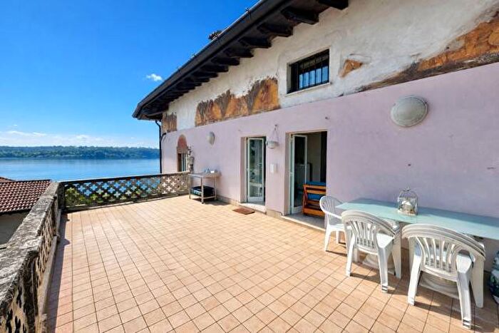 Appartamento trilocale in affitto in Via Angelo Landi, Centro, Salò