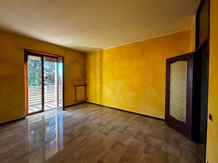 Appartamento trilocale in vendita in Via Giovanni Raineri, Piacenza