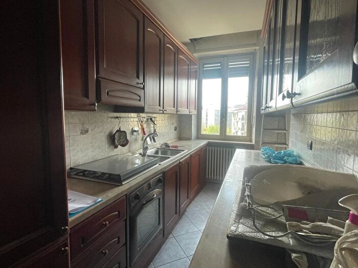 Appartamento quadrilocale in vendita in Via Luigi Pietracqua, Torino